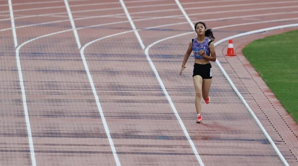 一个人的比赛！广东选手李四双超世界纪录夺冠