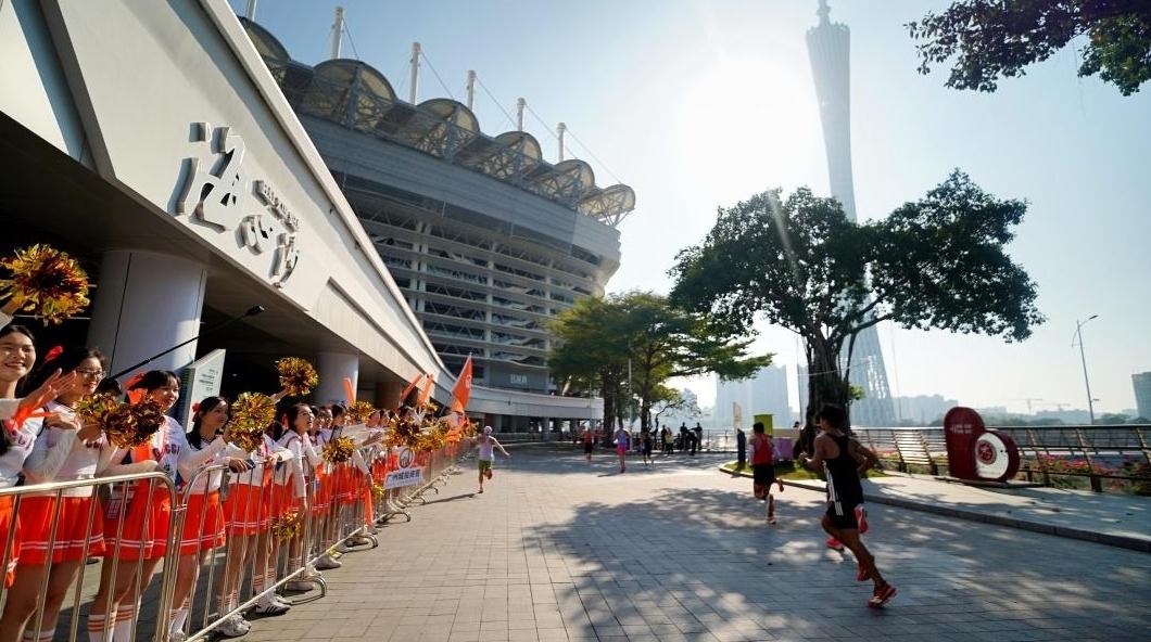 2025广州马拉松赛各奖项揭晓，“一江两岸”赛道获赞