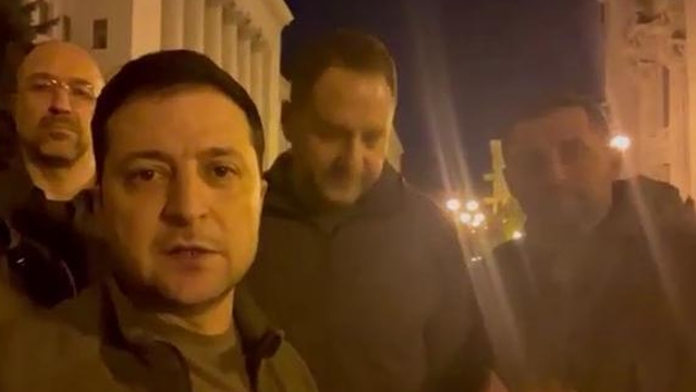 乌克兰总统泽连斯基：总统和政府官员目前仍在基辅