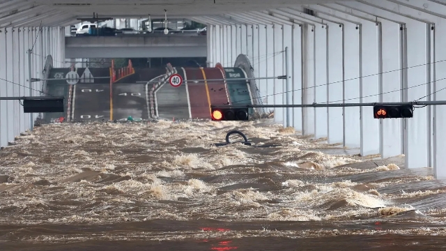 韩国暴雨已致11死18伤8人失踪 两名中国公民遇难