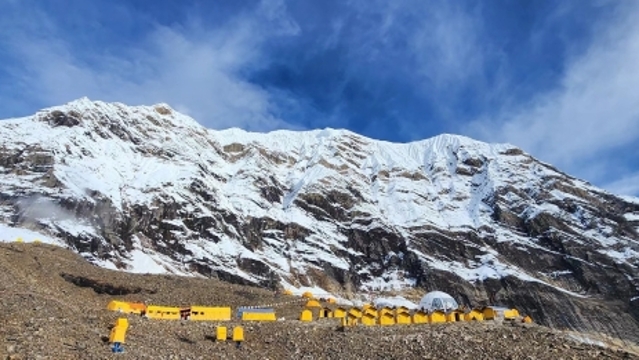 尼泊尔马纳斯鲁峰雪崩造成多名登山者失联