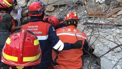 土耳其地震灾区新发现一名被困男子 中国救援队正在营救