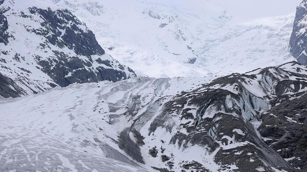 报告称瑞士冰川在两年内减少10%冰量