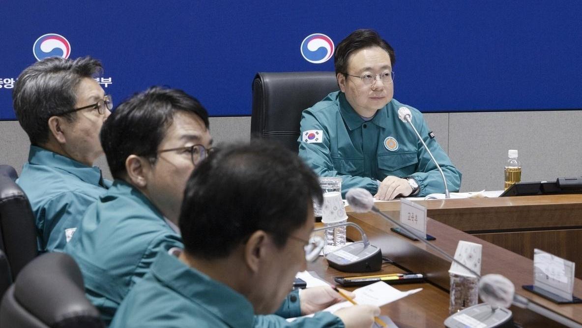 韩国政府：将对医生集体辞职离岗行动做出迅速司法处理
