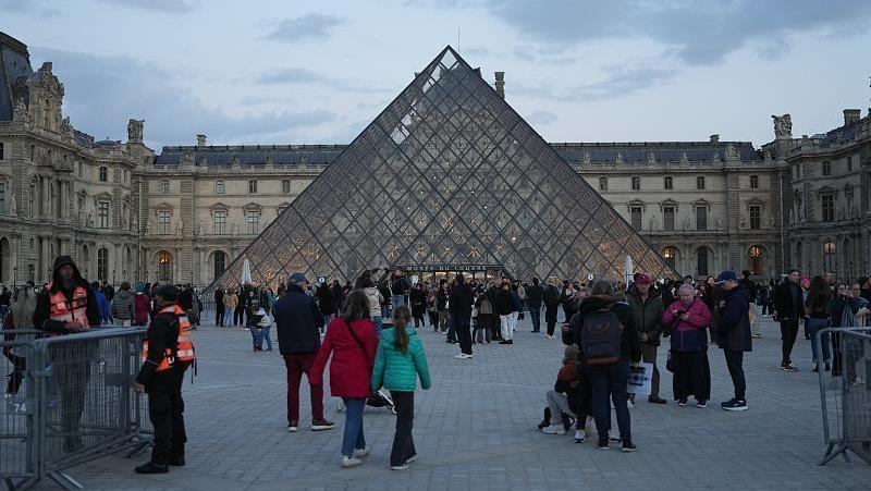 卢浮宫抢劫案嫌疑人多为惯犯,其中两人曾共同犯案