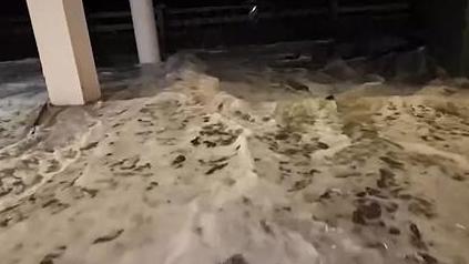 超强台风“凤凰”已致菲律宾2人死亡