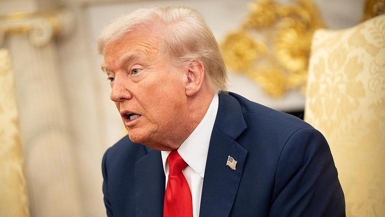 特朗普签署临时拨款法案 美政府结束“停摆”