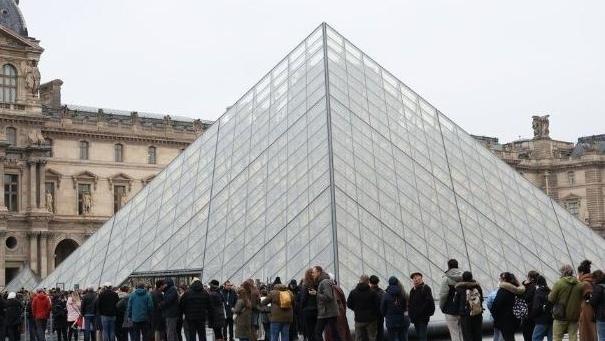 卢浮宫抢劫案第四名嫌疑人被临时收监