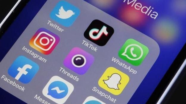 美国计划要求免签入境外国游客披露社交媒体记录