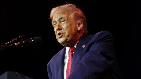 特朗普：美国要开始对贩毒集团进行“陆地打击”