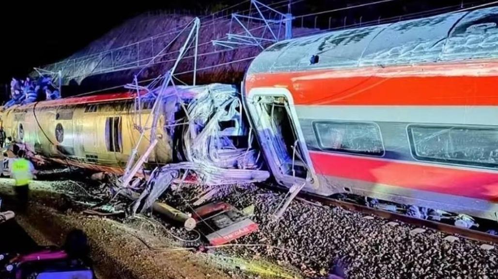 西班牙高铁脱轨事故已致10死多伤