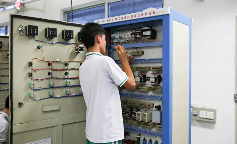 电子技术应用（智能交通控制）专业