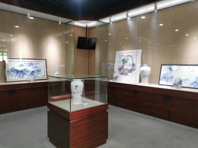 岭南名家艺术陶瓷展在荔湾湖公园海山仙馆开幕