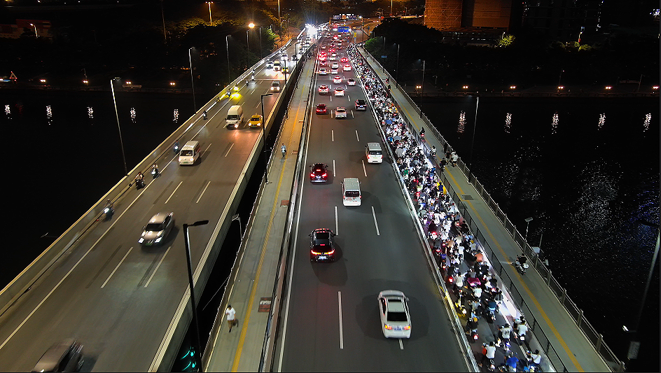 高鹤涛-下班高峰期的金沙洲大桥-NEP1_20241017_C00412774317