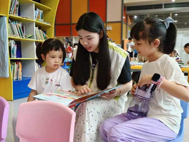 “绘梦童心队”为黄埔区少儿读者定制个性化亲子阅读推广服务1