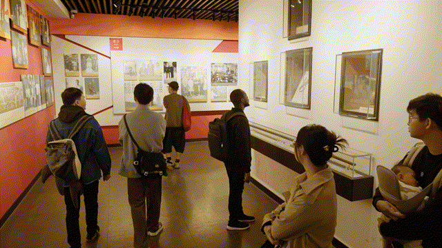 2参观武术博物馆 00_00_00-00_00_30.gif