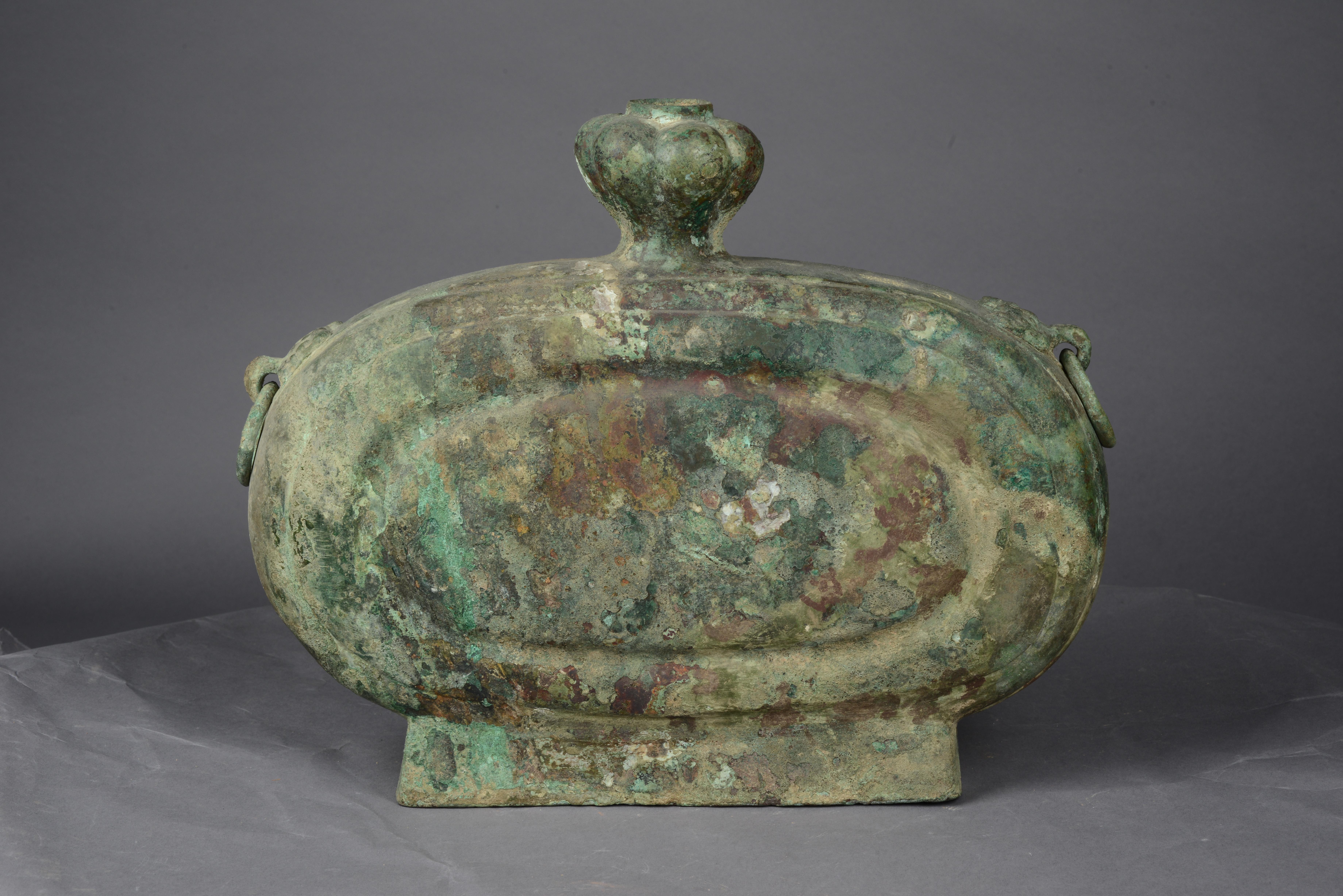 西汉南越国时期,铜扁壶,1974年蟠龙岗2号墓出土。