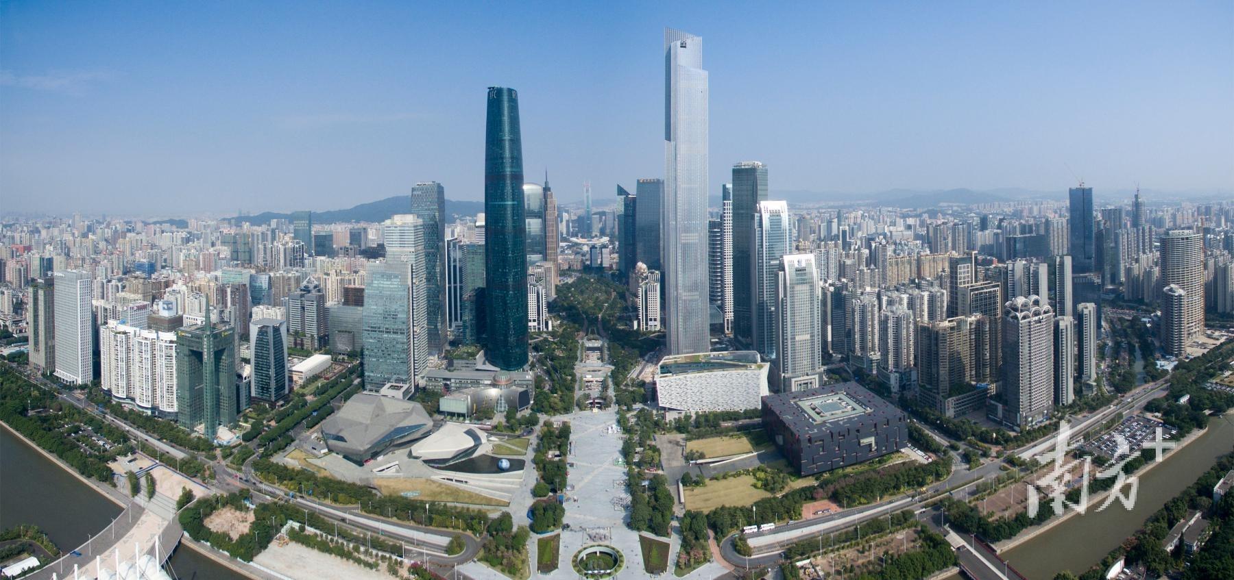 天河中央商务区是全国3大中央商务区之一,也是科技总部企业集聚区和广州市首批互联网金融产业基地之一。 南方+记者 李细华 摄 天河中央商务区是全国3大中央商务区之一,也是科技总部企业集聚区和广州市首批互联网金融产业基地之一。 南方+记者 李细华 摄