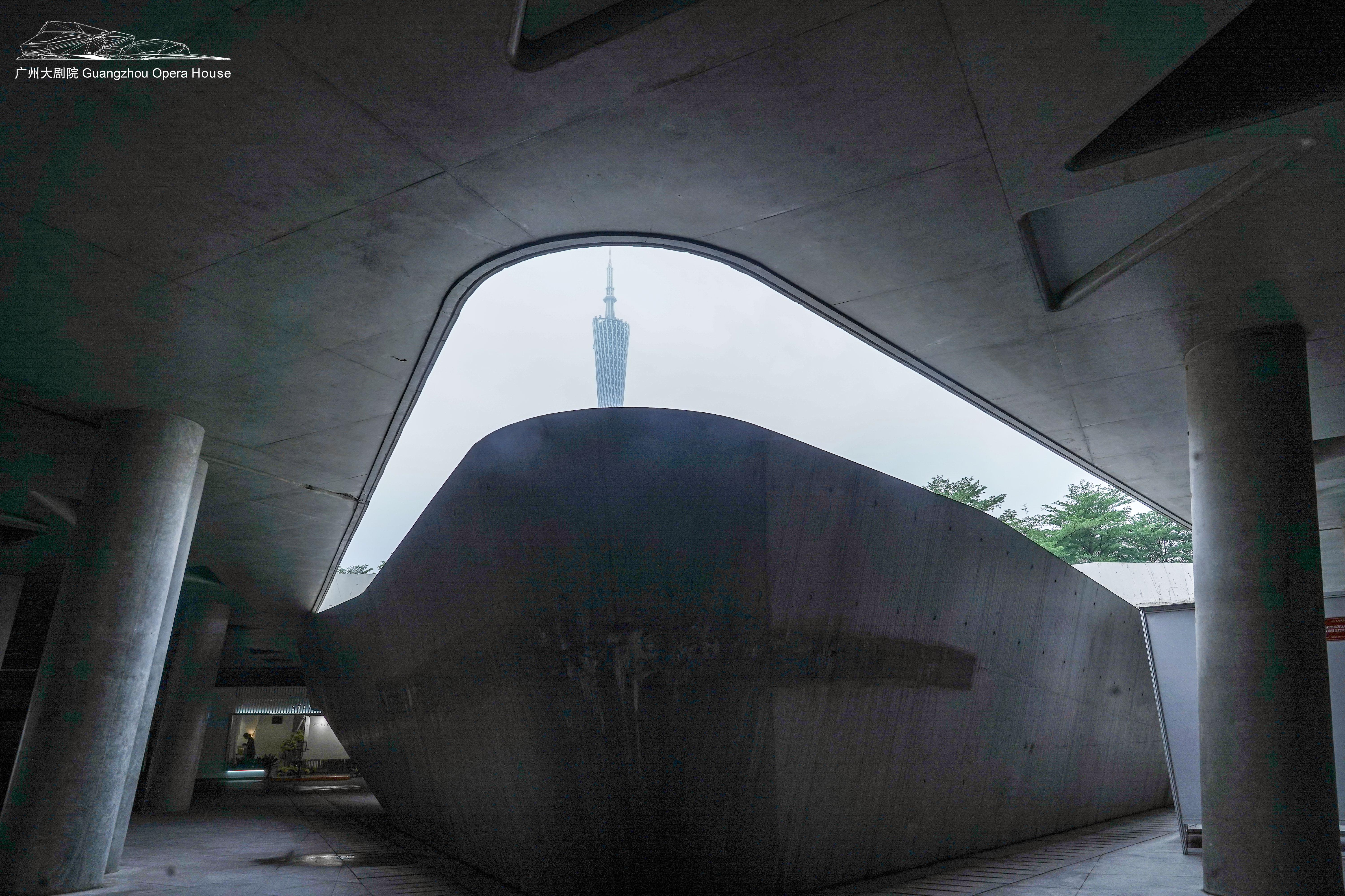 斜柱空间打卡照