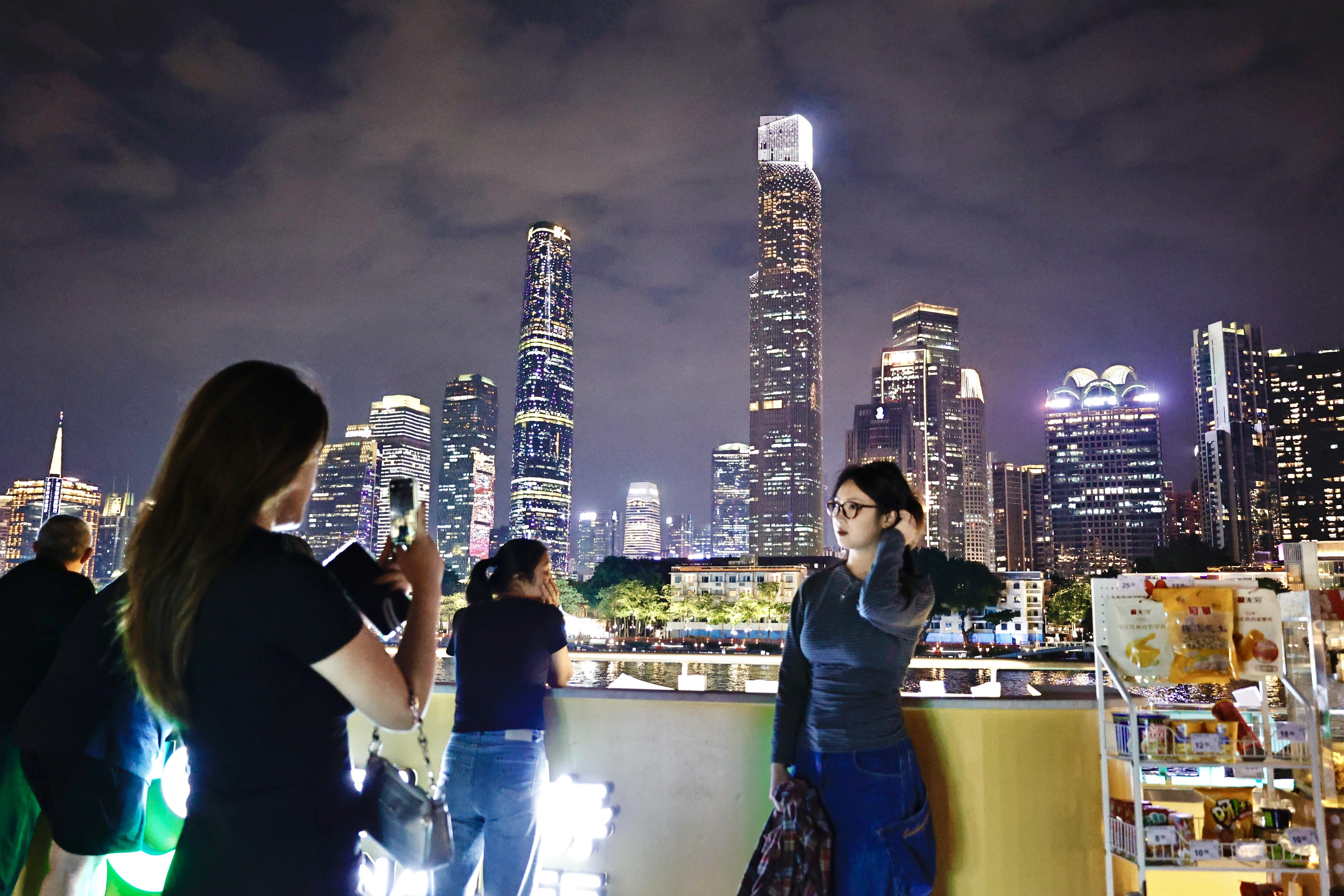 图集 _ 夜景璀璨入眼，来广州珠江-FZ100413901548.jpg