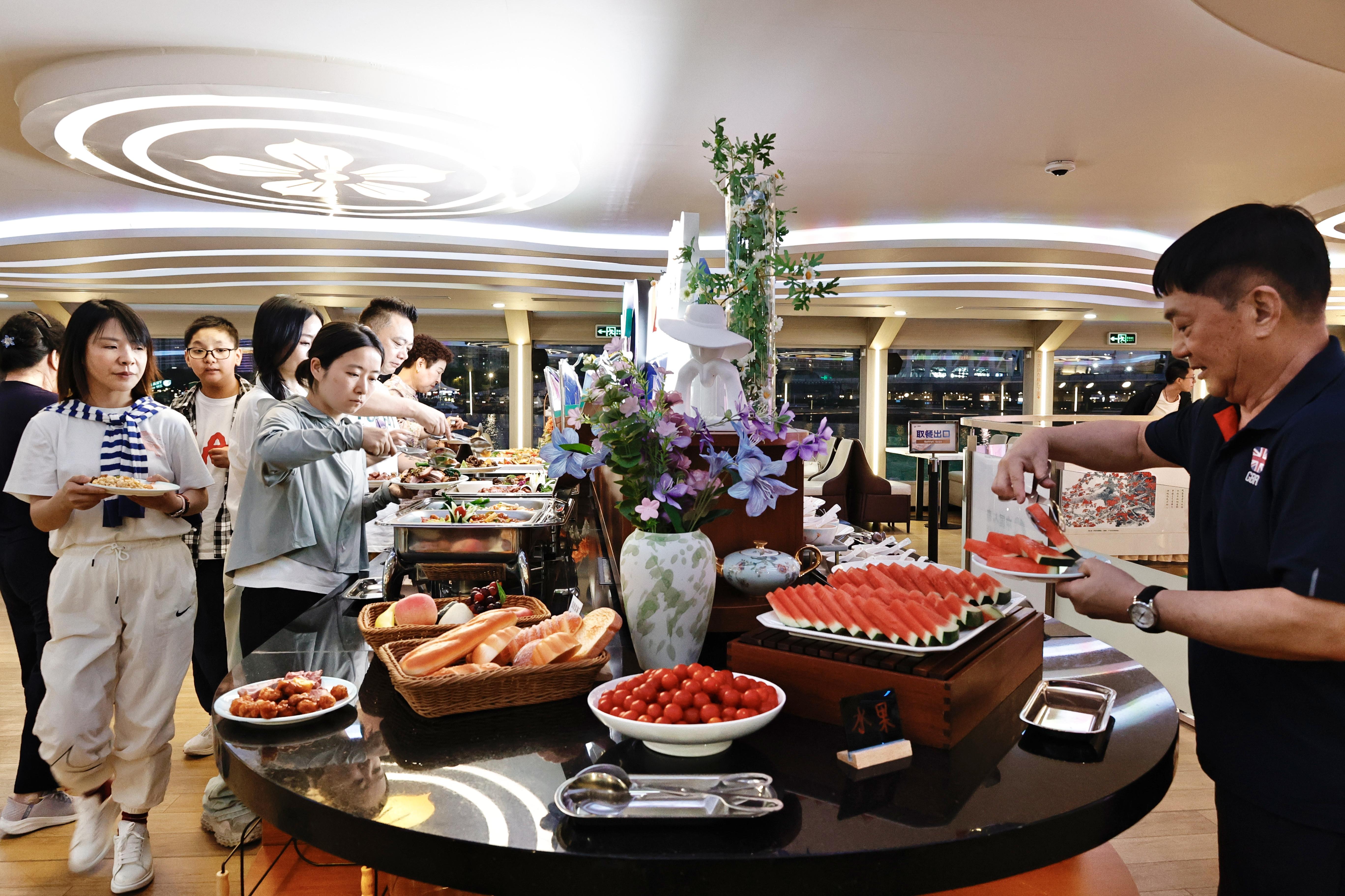 图集 _ 夜景璀璨入眼，来广州珠江-FZ100413901544.jpg