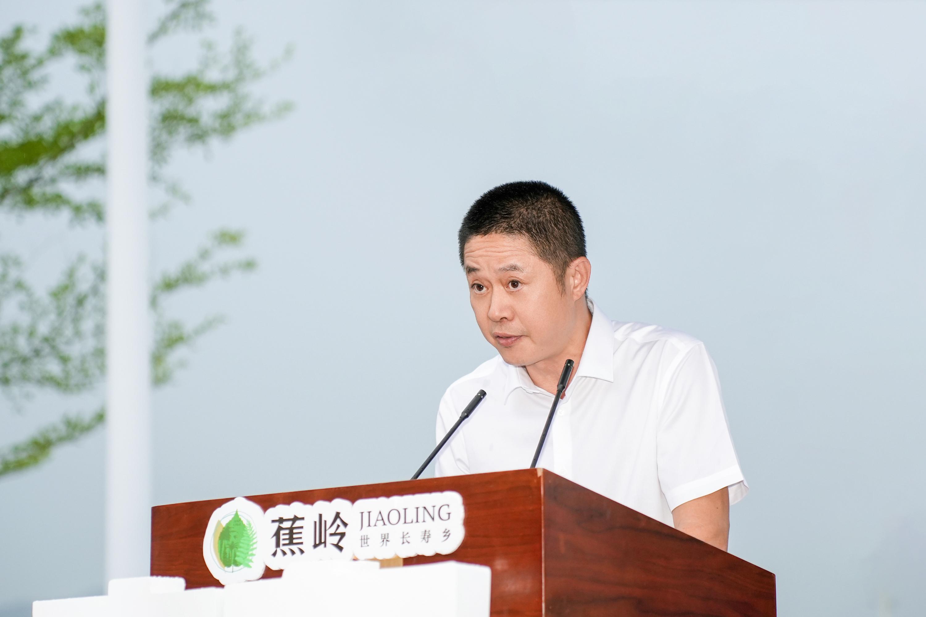 广东蕉岭大地艺术季发起人之一、原生跨域艺术家郑泽生