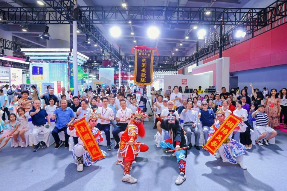 英歌潮起展非遗气象，槌鼓开卷续岭南文脉