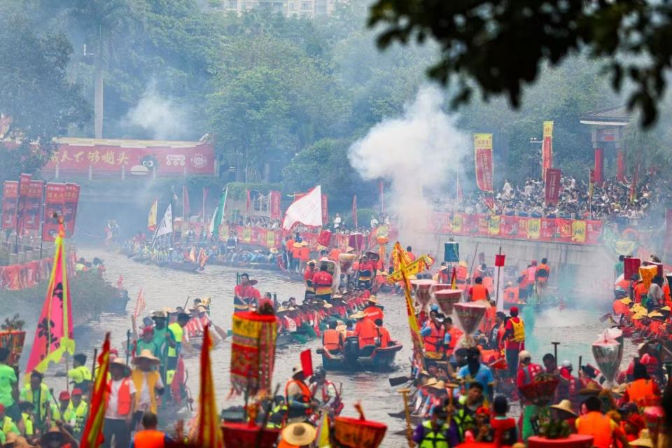 到广州 看龙舟！