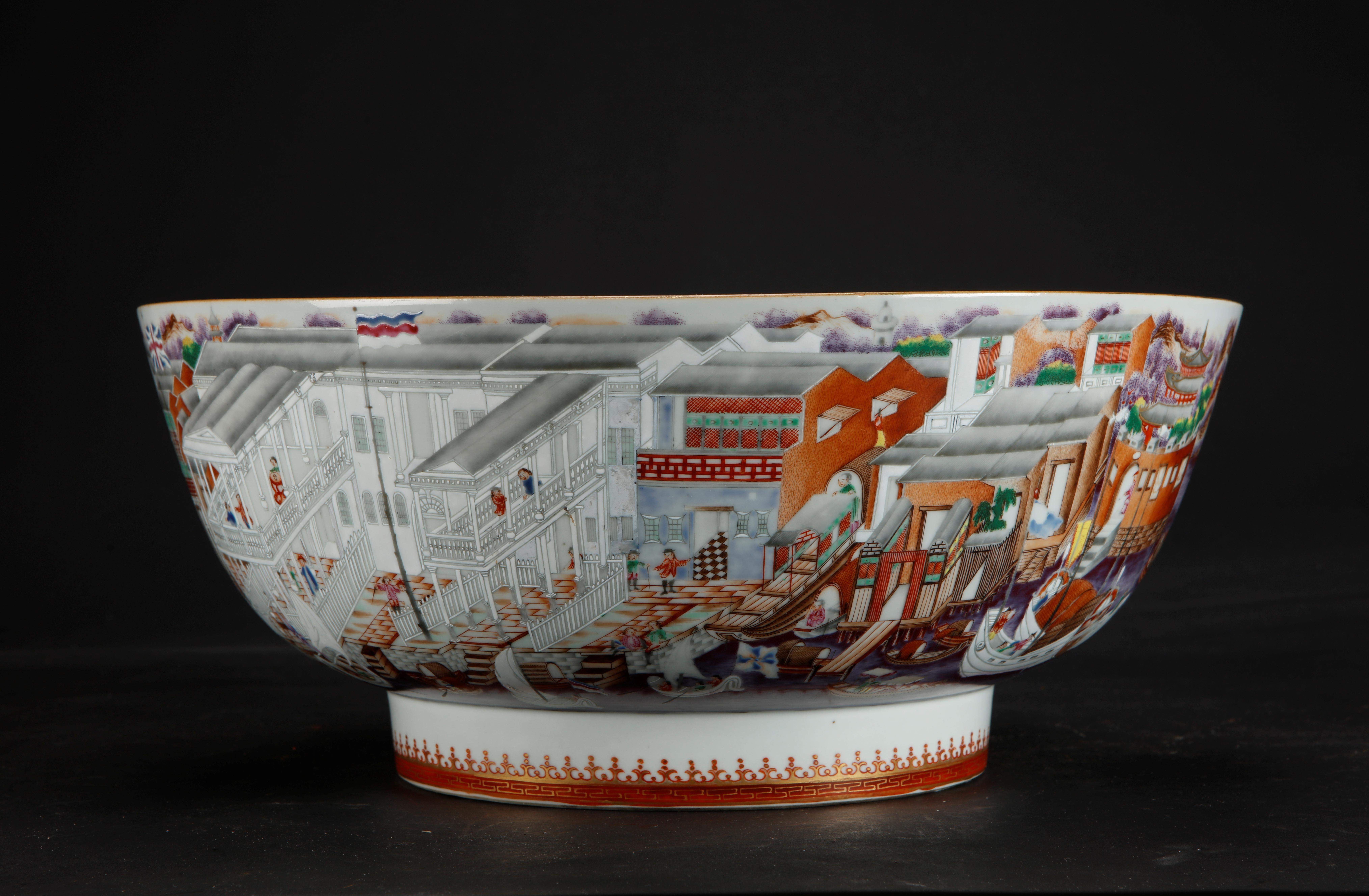 9.清乾隆广彩十三行通景图大碗