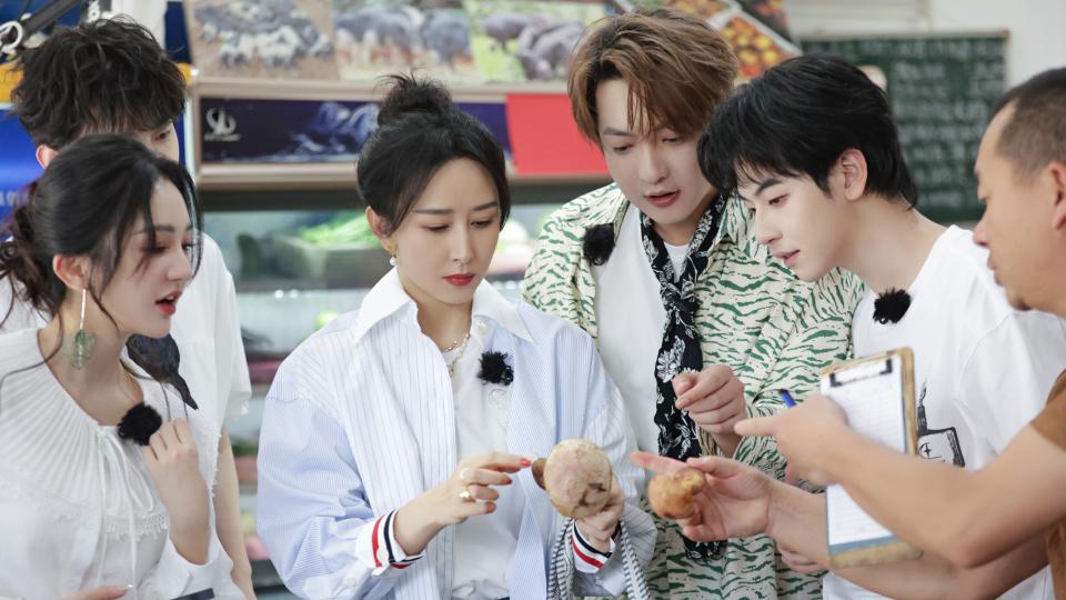 胡静变“家乡向导”，跟着《这里很好吃》解锁楚雄烟火气