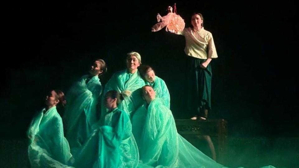 2025湾区青年戏剧节开幕，年度原创大戏《青云之上》首演