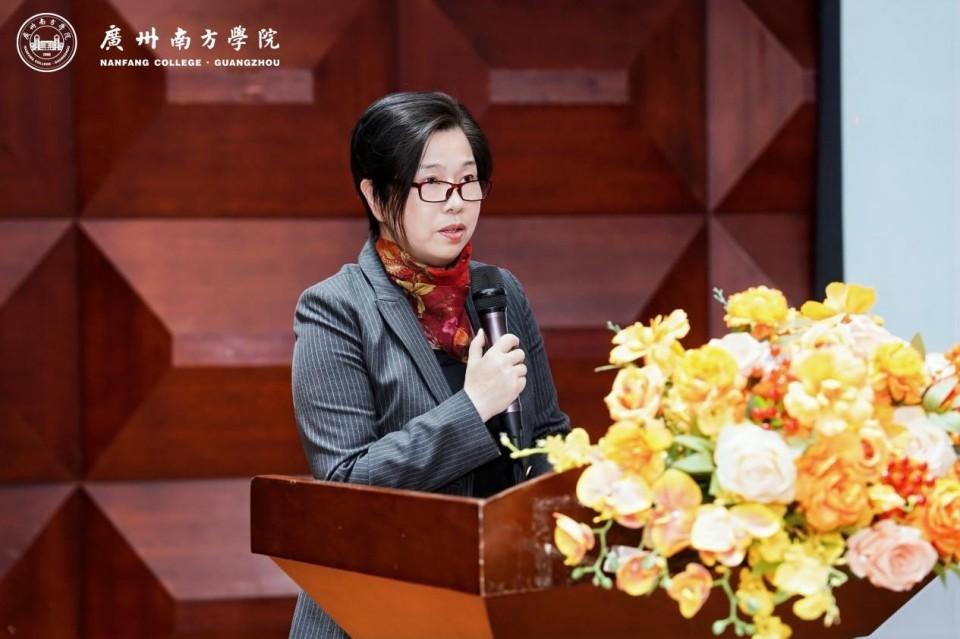 “中小学戏剧教育师资培训中心”成立