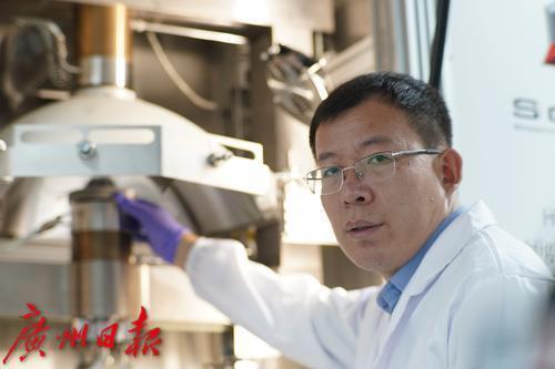 发现液氮温区镍基超导体，中大教授王猛获青年科技创新奖