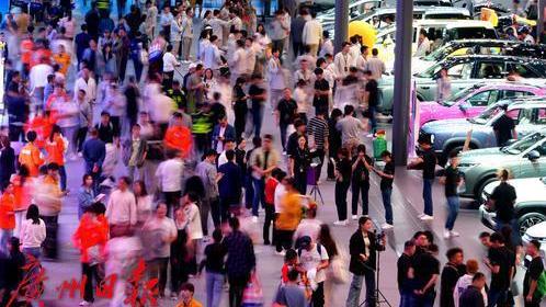广州车展人气旺