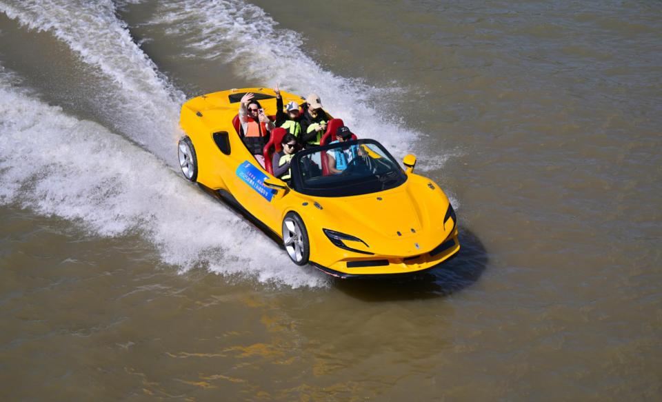 在城市中心“享浪”！琶洲水上运动基地十余项目解锁滨水乐趣