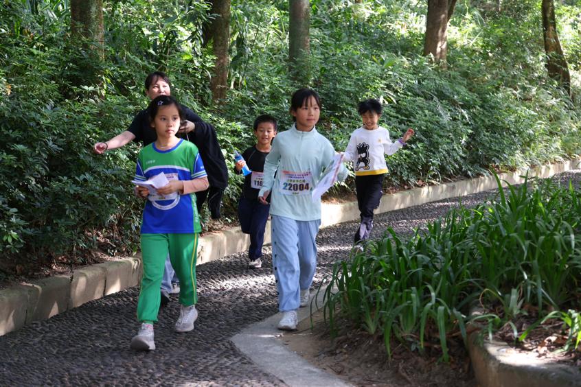 全运冠军助力！帽峰山定向运动大赛掀全民健身新高潮