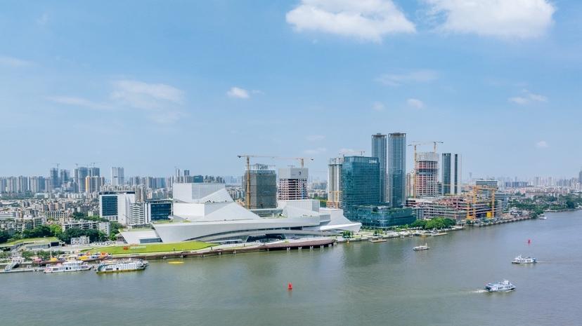 2025中国（广州）时尚产业大会11月27日在白鹅潭大湾区艺术中心开幕