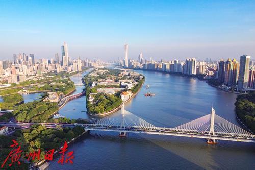 晴空万里，秋日温柔