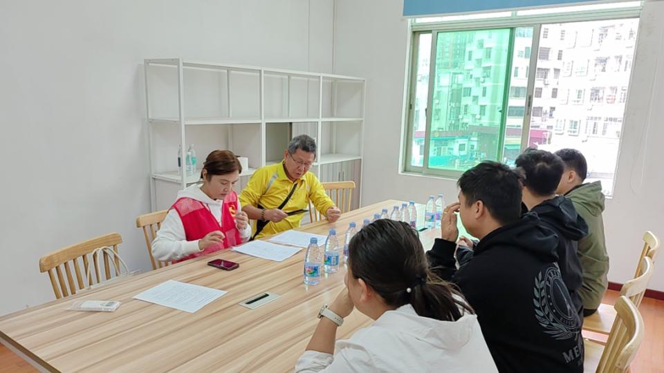 京溪街主动上门解难题 政企协作优化垃圾清运“最后一公里”