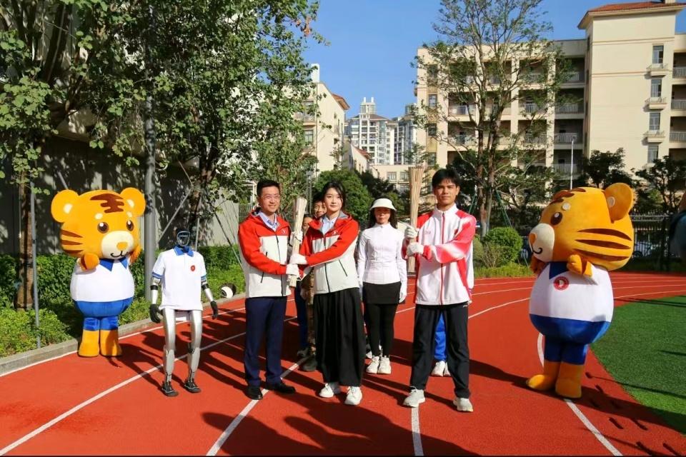 番广附万博学校首届体育文化节开幕