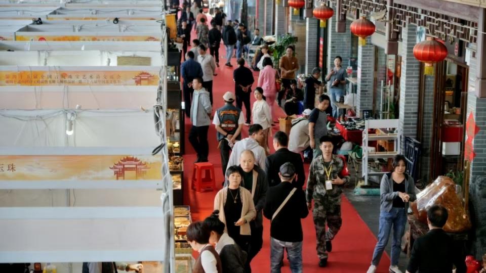 文旅融合焕新篇，深圳古玩城“一会一展一节”邀你玩味千年文化