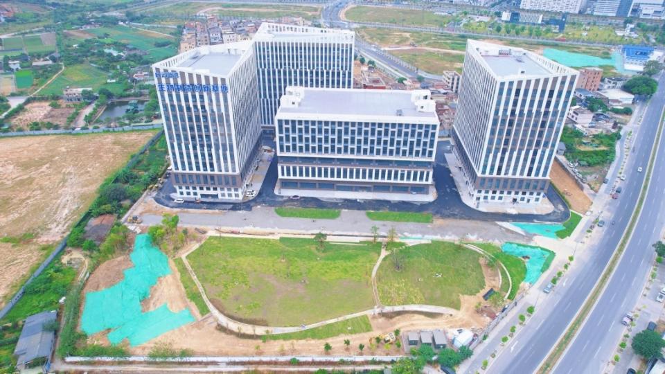 白云蓝湾·生物制造创新基地开园，“小巨人”企业集中签约