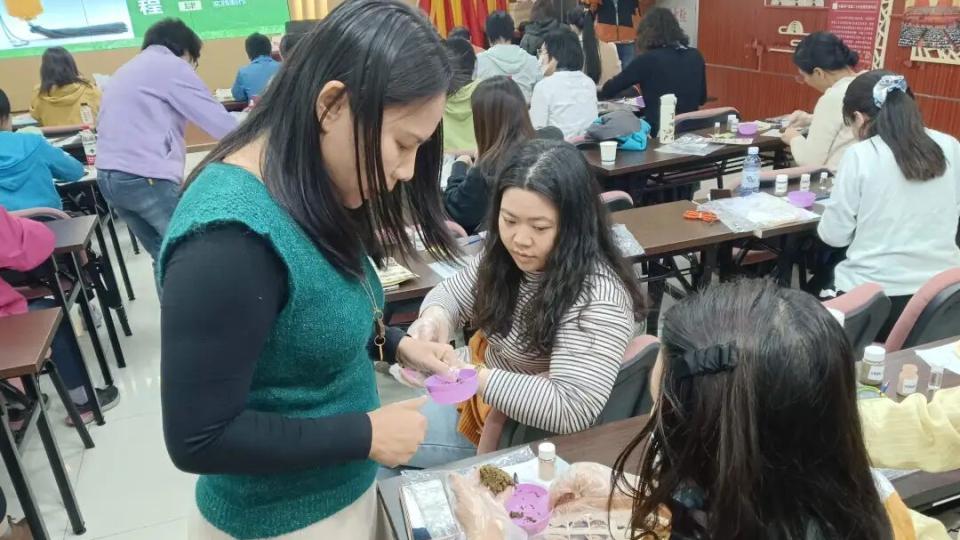 一缕芬芳活化非遗、多元培训拓宽职路丨北京街以“香”为媒探索就业服务新范式