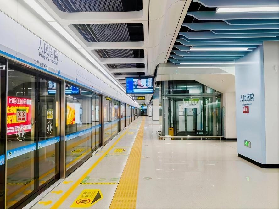 东莞地铁1号线通车，最高时速可达120公里