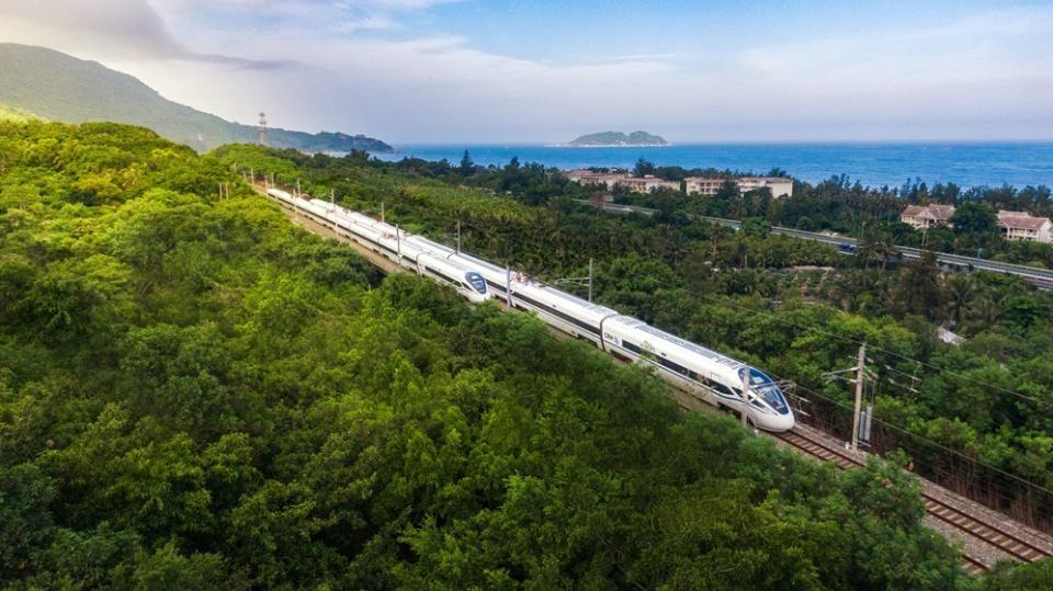 广铁新增旅游计次票，海南环岛、湘西美景“一票畅游”