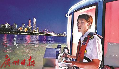 珠江水手杨为斌从跳台到甲板，每一个身份都与水结缘，在每条赛道走出自己的“冠军路”