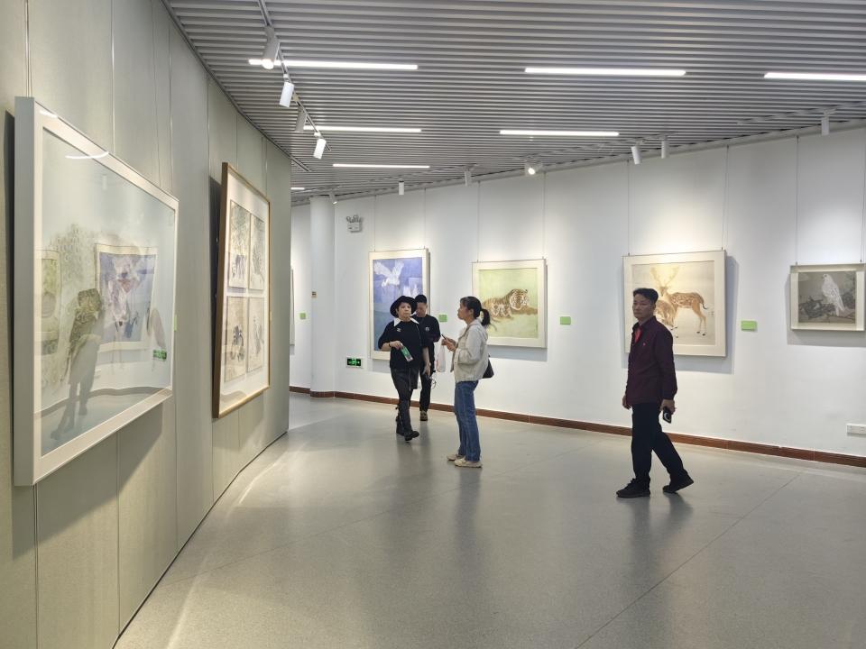 展现南北艺术交融 “立象尽意——梁焯韦、薛康双个展”在天河艺苑举行