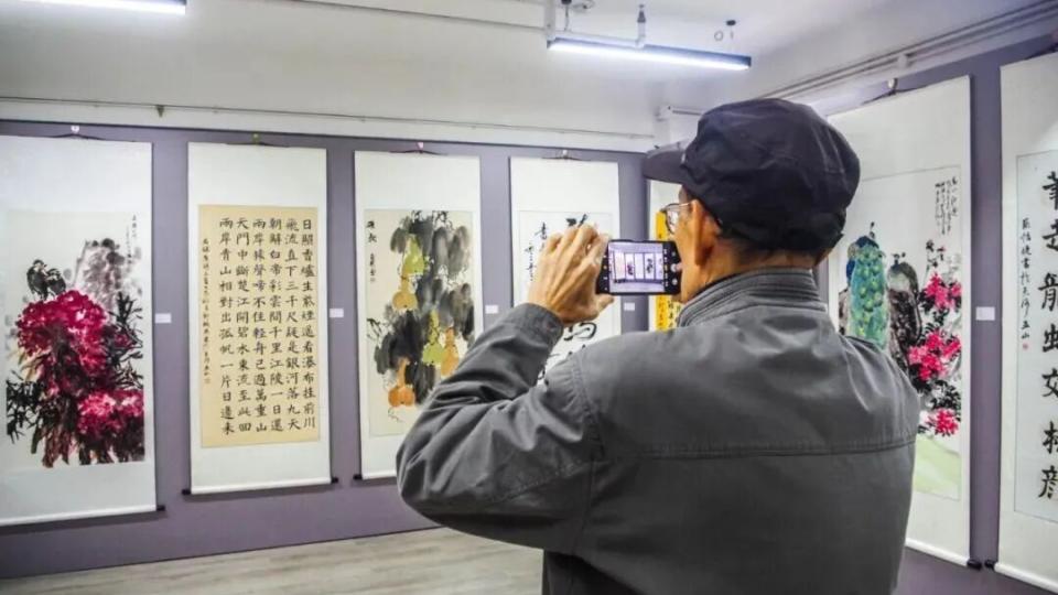 于笔墨间漫步“书香五山” 在丹青中感受“活力全运”