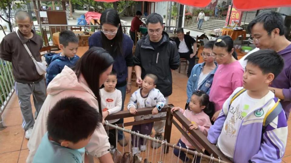 员村街亲子家庭走进水乡研学
