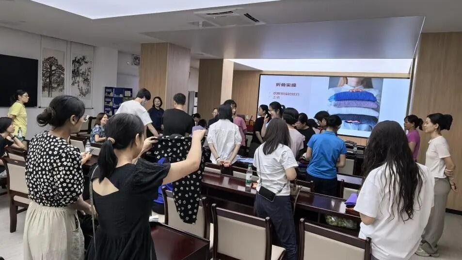 穗花北居委会精准发力优服务，助力辖区居民“家门口”稳就业